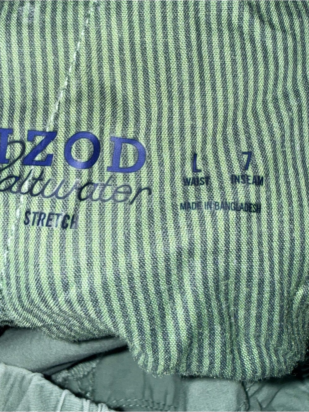 IZOD Salt Water stretch. Size large. Casual Drawstring Shorts in Olive Green. - Picture 3 of 5